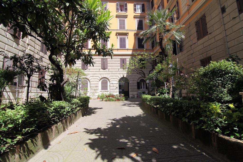 Elegance Bed & Breakfast 3*